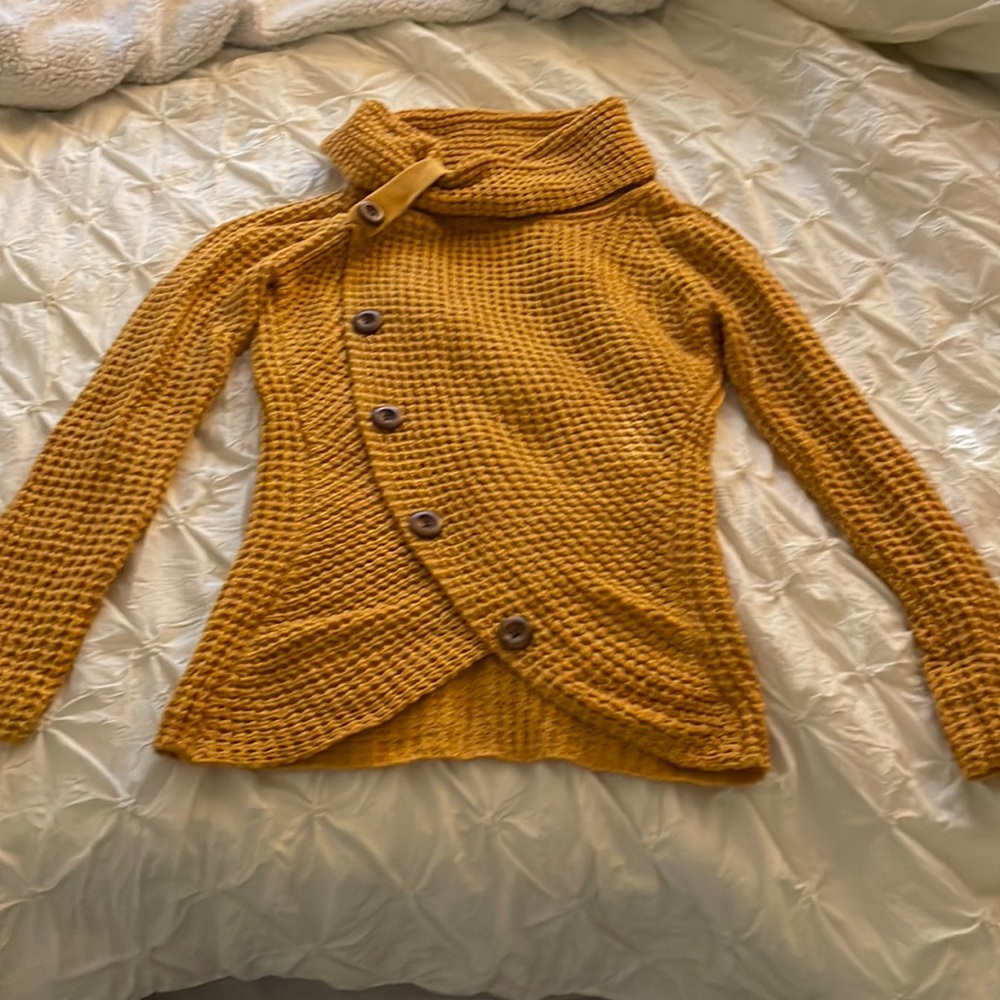 Boutique style sweater.